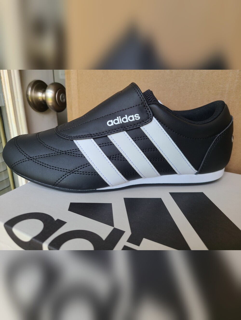 Adidas Women Leather now top retro tekwen size 9 new with box